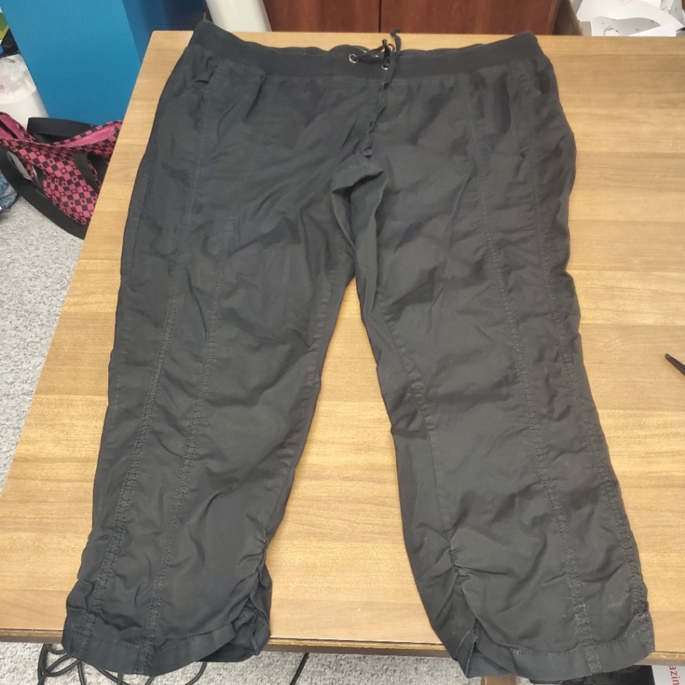 Torrid 18 crop pants cotton we swear by the fit